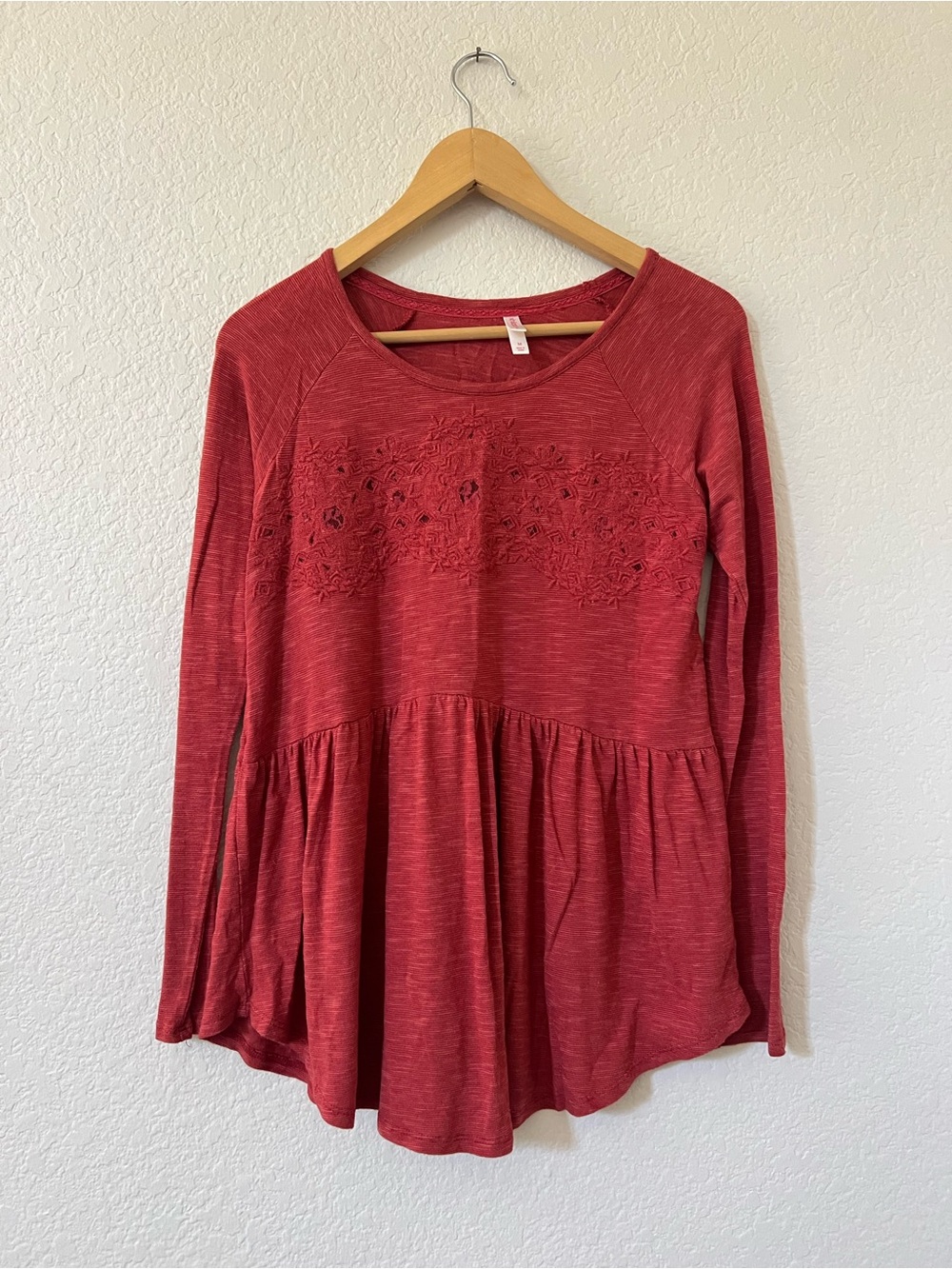 Xhilaration Top Women Medium Long Sleeve Lace Detail Peplum Scoop Neck Casual